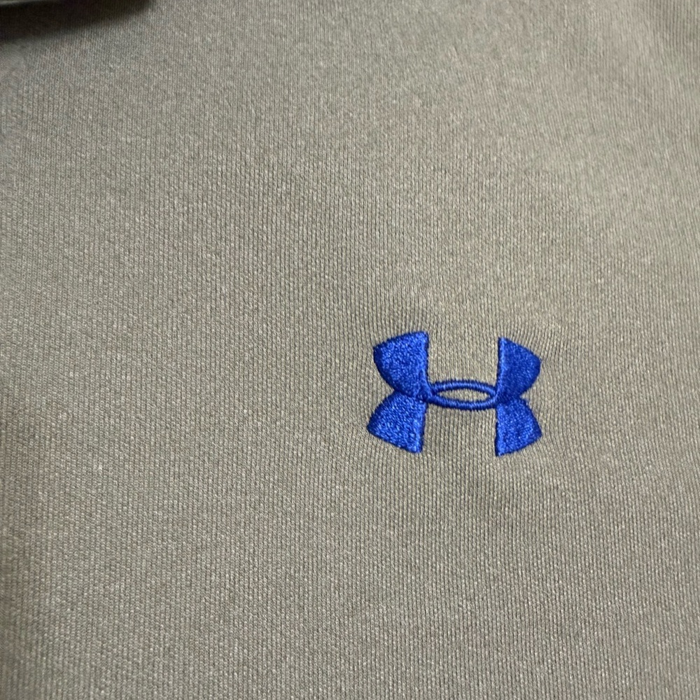 Under Armour Loose Polo Shirt in Gray US Flag on right sleeve XL Heat Gear